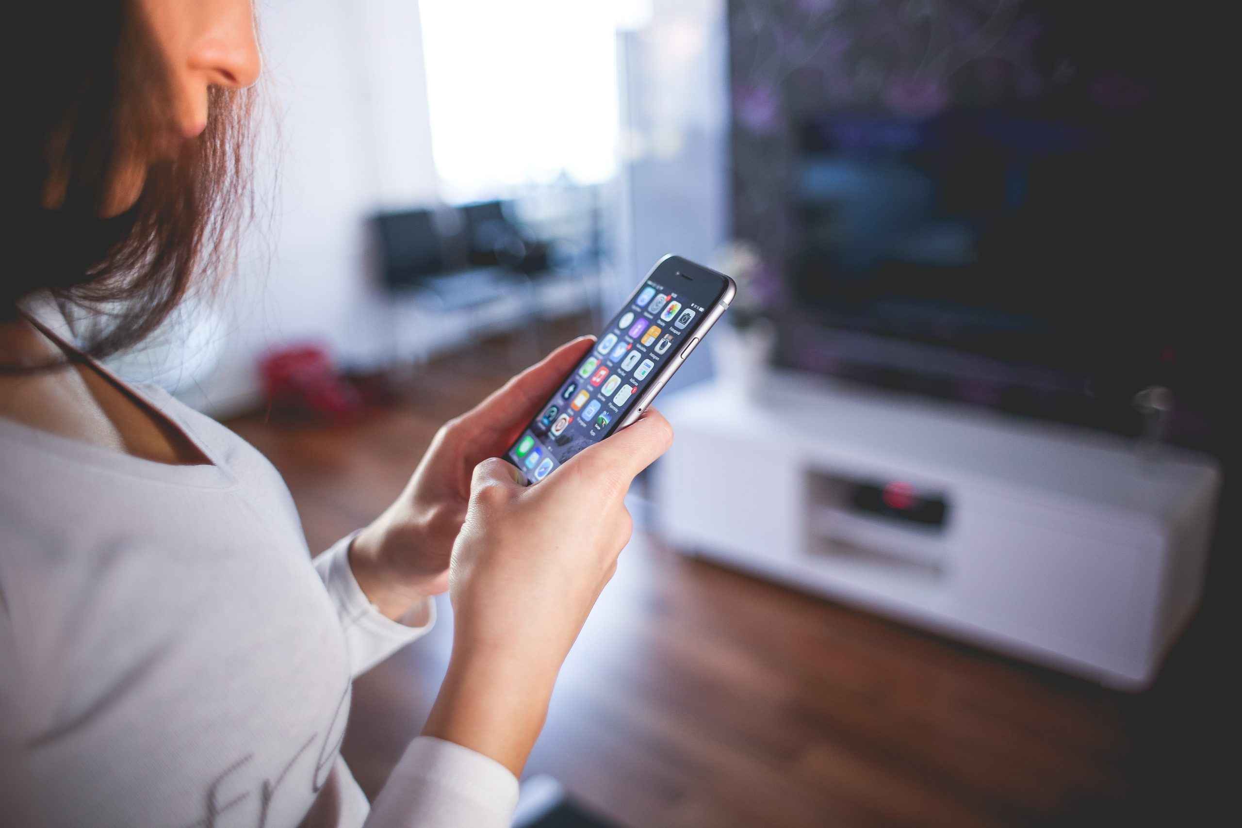Landlord Contact Information: What you Should and Shouldn’t Share